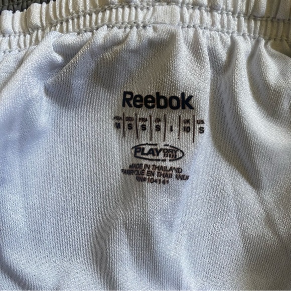 Reebok gray and red running shorts - Picture 6 of 7